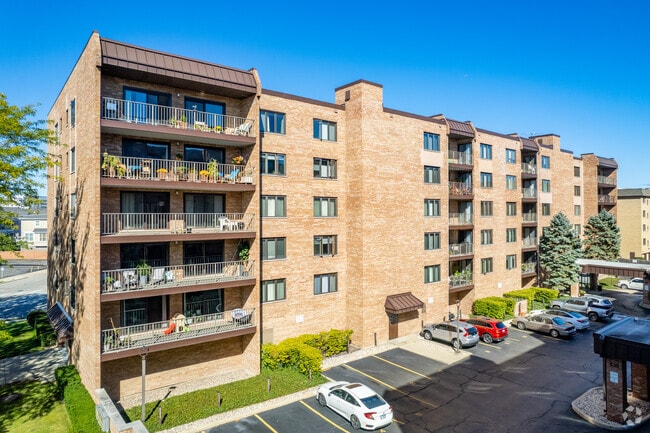 Photo - Plaza Des Plaines