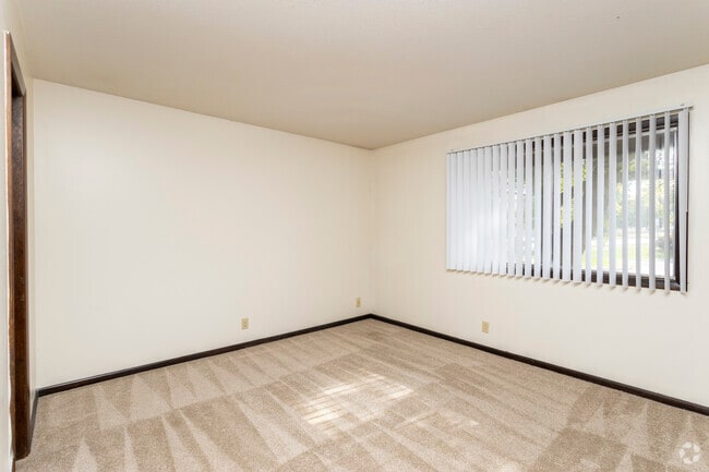 1BR, 1BA - 816SF