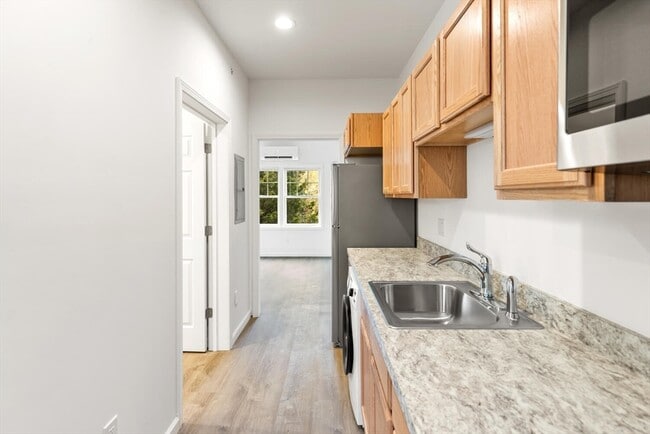 Photo - 50 R Maplewood Ave Unit 102-212