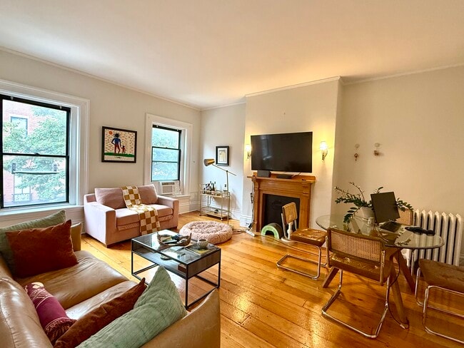 Building Photo - 354 Marlborough St Unit 5 Rental