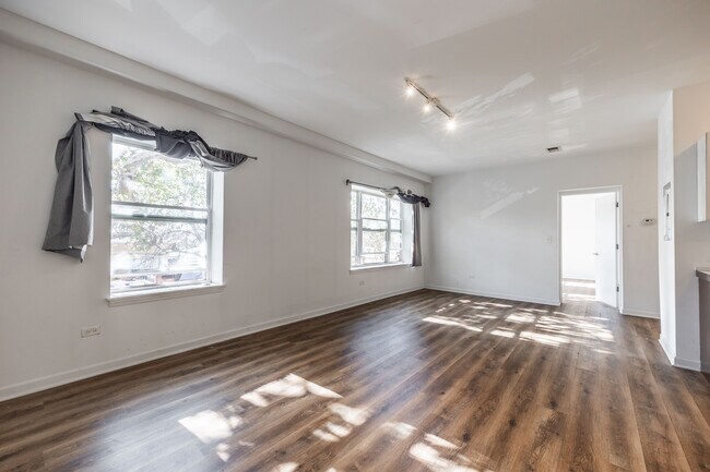 Photo - 1542 W Glenlake Ave Unit 2