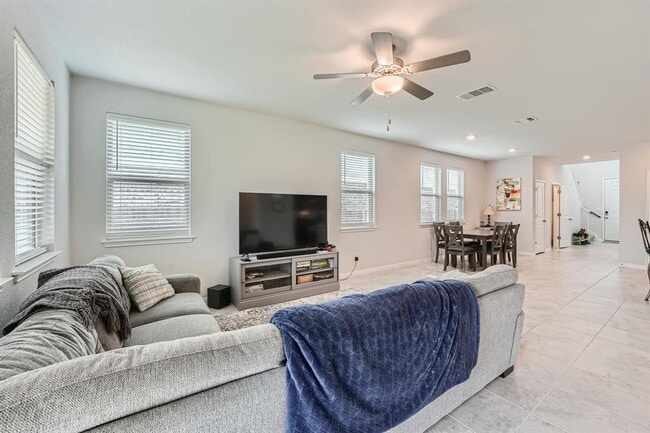 Photo - 104 Red Cedar Ct