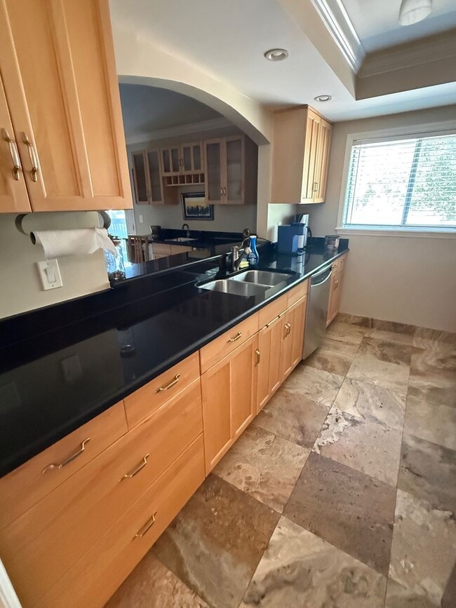 Photo - Beautiful 2BR/2BA Condo Centrally located in Sarasota!