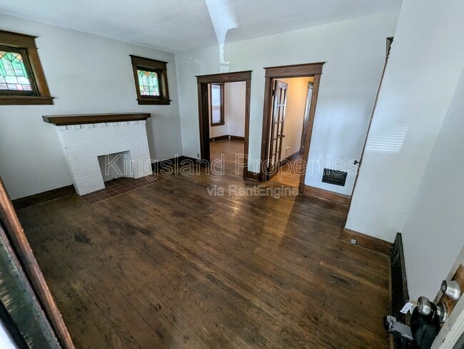 Building Photo - 4725 Ray Ave Unit 1