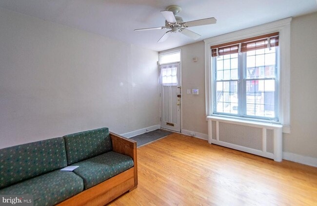 Photo - 833 N Newkirk St