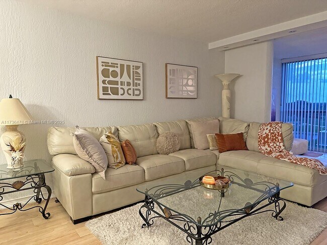 Building Photo - 4550 NW 18th Ave Unit 706 Rental