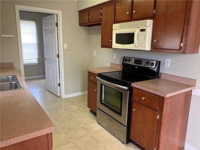 Photo - SOUGHT AFTER WEST MOBILE!