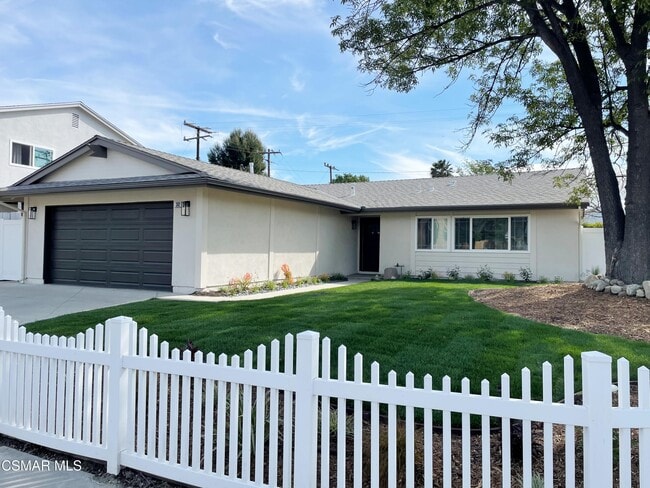 Building Photo - 382 Aristotle St