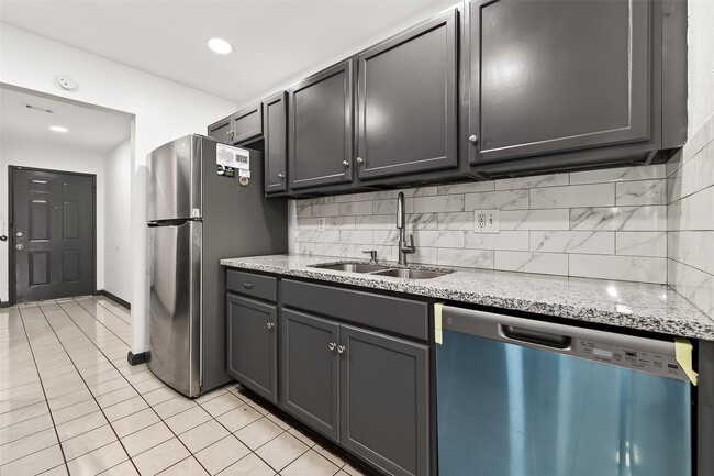 Photo - 6711 Vanlynn Ln