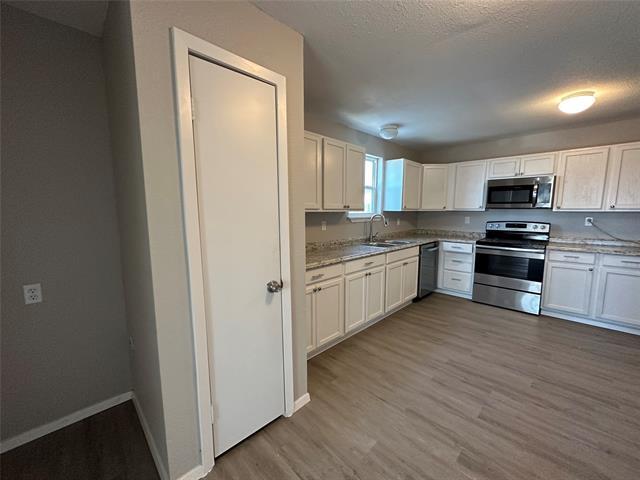 Photo - 717 E Lamberth Rd