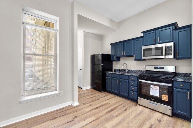 Building Photo - 2027 E Baltimore St