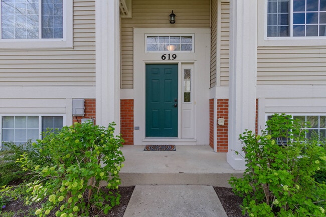 Photo - 619 Cary Woods Cir
