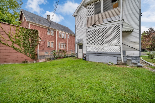 Photo - 2826 E 124th St Unidad B