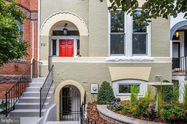 Photo - 2121 R St NW