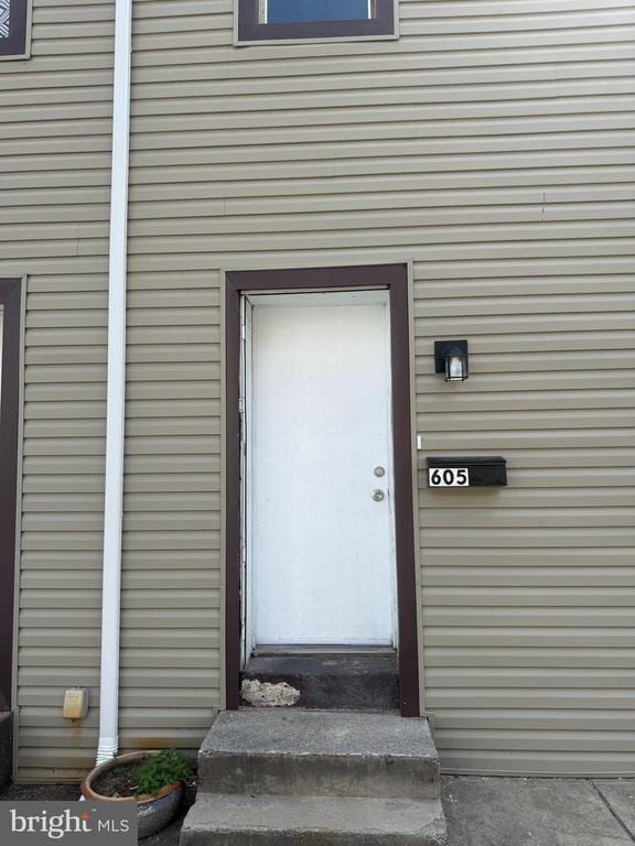 Building Photo - 605 Dauphin St Rental