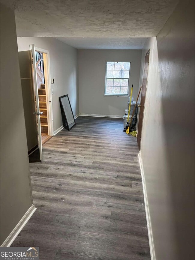 Photo - 1744 Vauxhall Dr