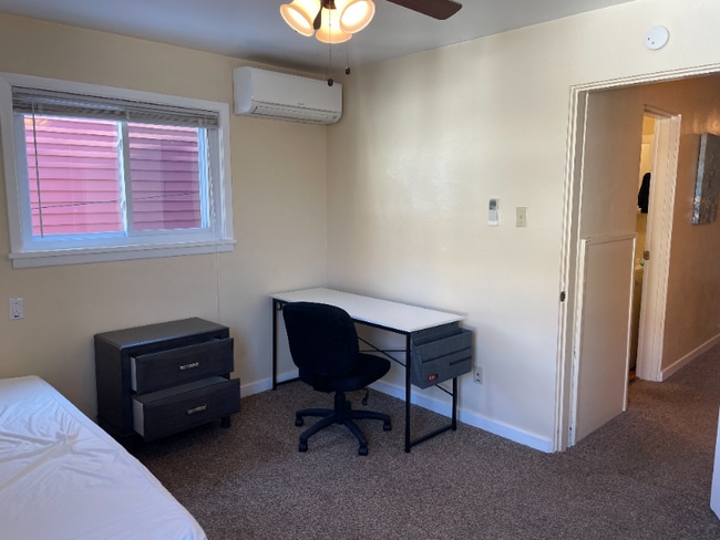 Photo - 4307 Milgate St