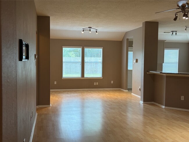 Photo - 9510 Barr Spring Dr