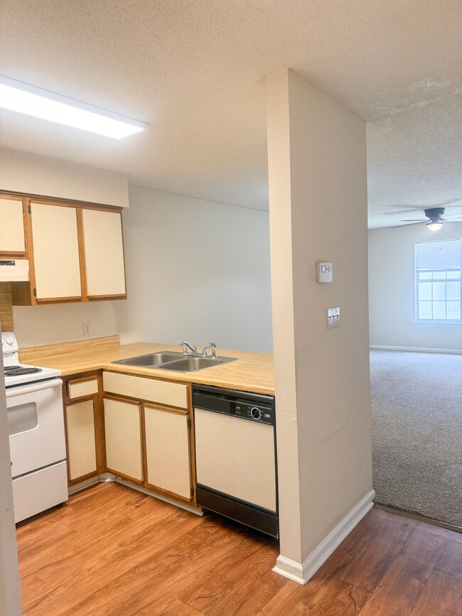 Photo - 222 Lanier Dr