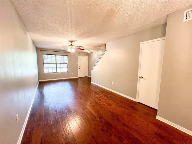 Photo - 953 Dickenson Ave