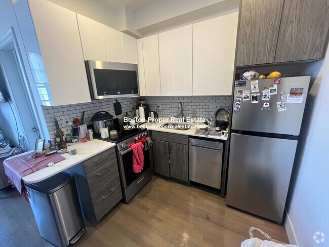 Building Photo - 107 Queensberry St Rental