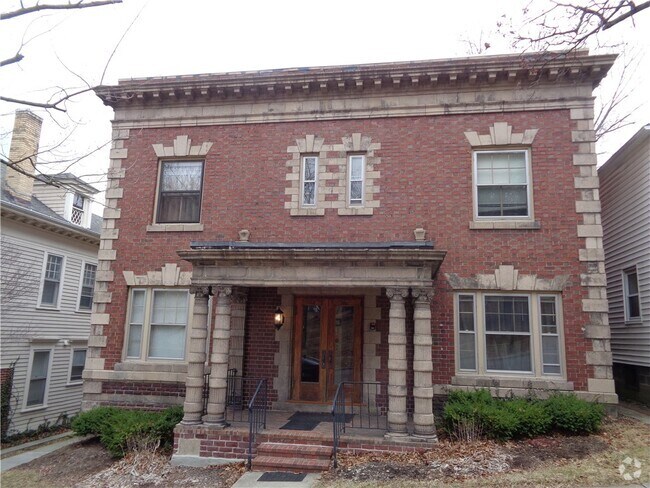 Building Photo - 166 Pine St Rental