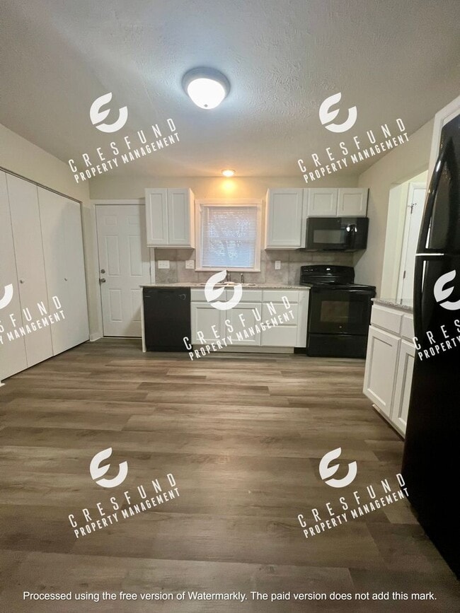 Photo - Spacious 1 BR 1 Bath Bottom Unit - Ready for Move In Today! Unit 902 Miller Avenue-1