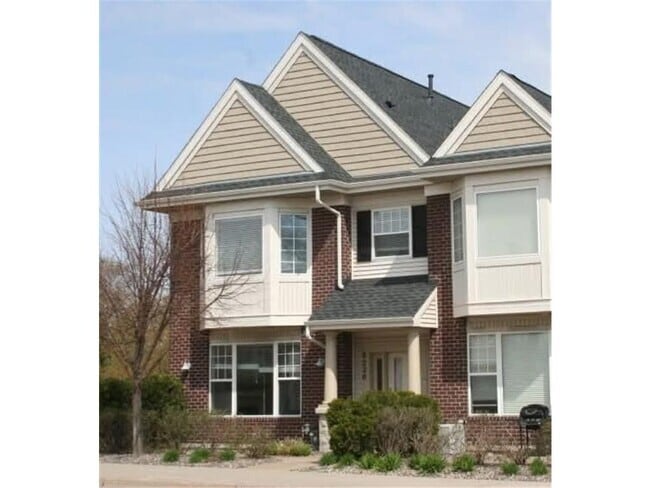 Building Photo - 8220 Golden Valley Rd Rental