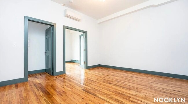 Photo - 52 Monitor St Unit 2R