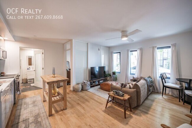 Building Photo - 152-58 W Laurel Street-102 Unit 102