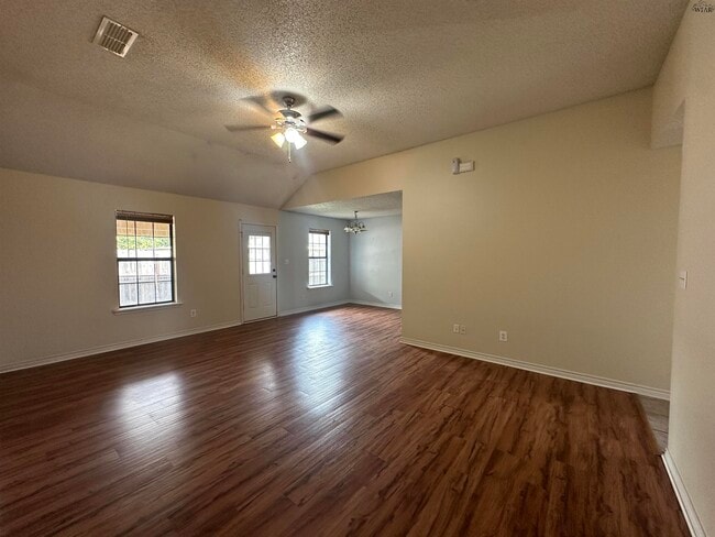 Photo - 4314 Grandview W