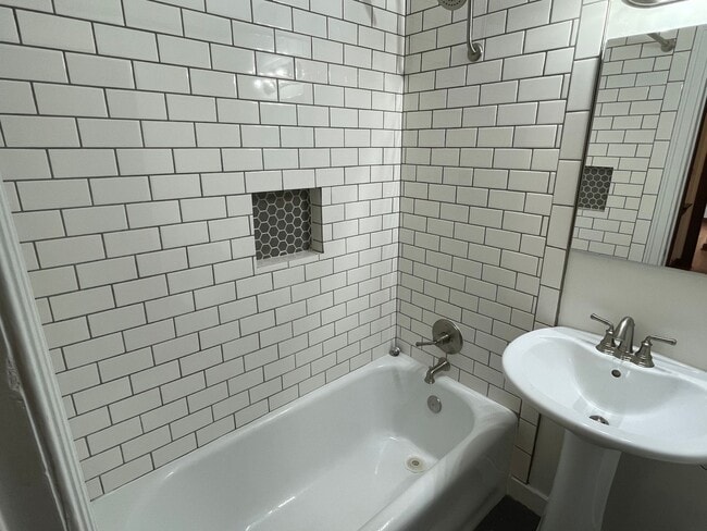 Photo - 3121 Franklin Ave E Unidad 23