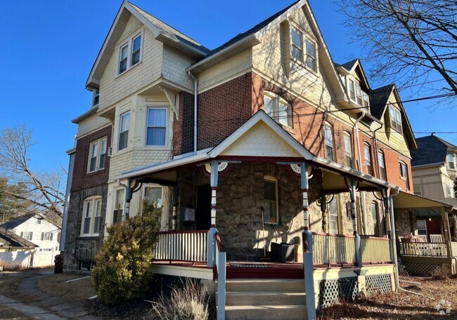 Building Photo - 77 W Lacrosse Ave Rental