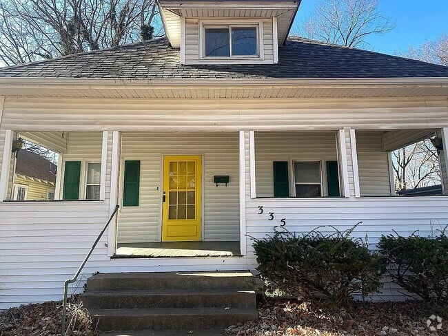 Building Photo - 335 S Green St Rental