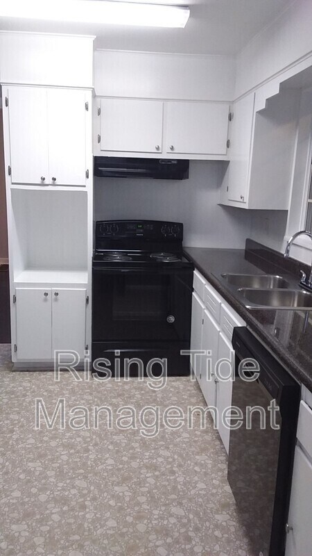 Photo - 729 Carolyn Ct