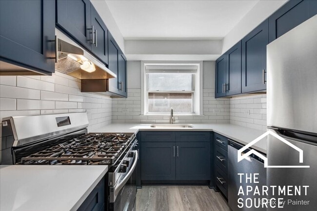 Building Photo - 2711 W Berwyn Ave Unit 1