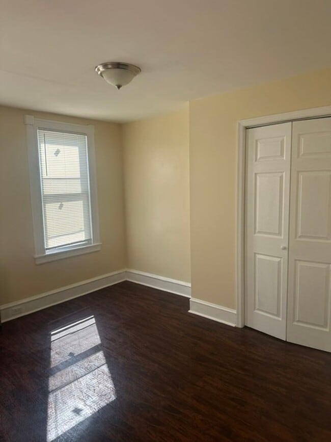Photo - 17 E 24th St