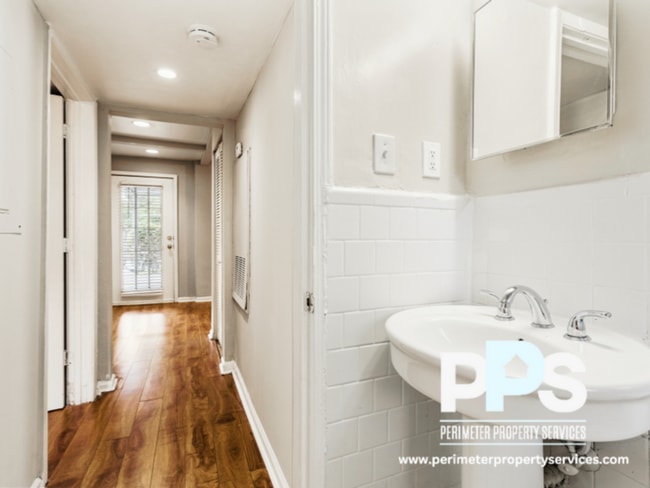 Photo - 195 Randolph St NE