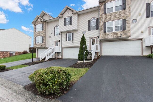 Photo - 122 Manor View Dr