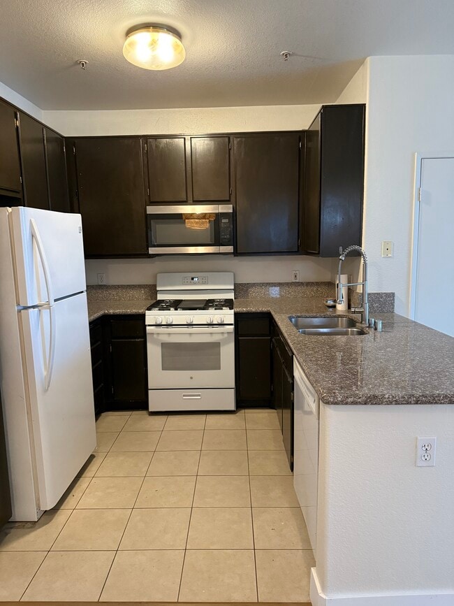 Photo - 13133 Le Parc Unit 305
