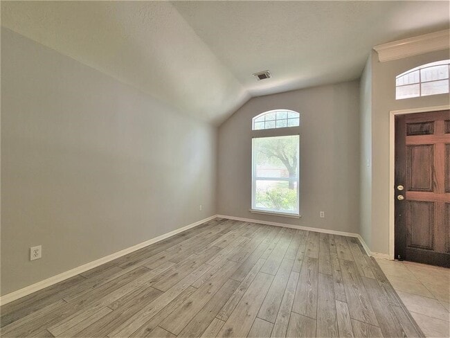 Photo - 13910 White Oak Glen Ct