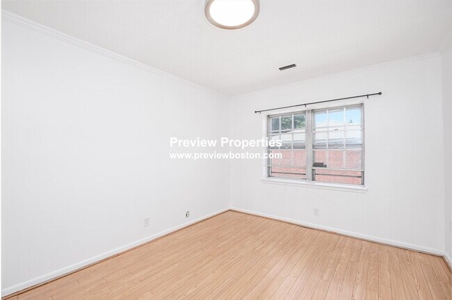 Photo - 248 Kelton St Unidad 3