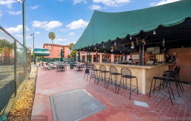 Photo - 630 Tennis Club Dr Unit 206