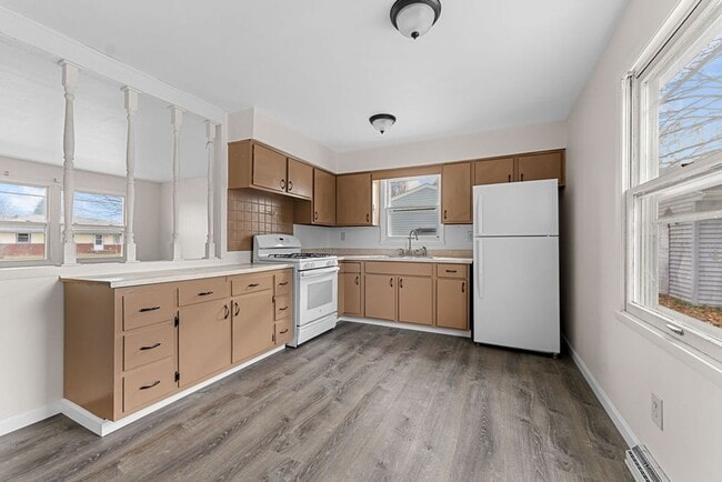 Photo - Delightful home with Garage and Large Yard. PETS WELCOME