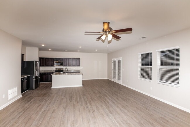 Photo - 145 Cottontail Ln