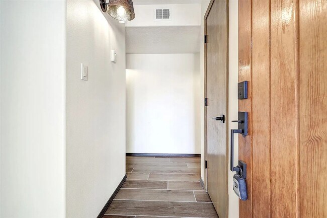 Photo - Stylish Townhouse in La Villa Serena