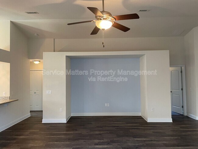 Photo - 7954 Nalo Creek Loop