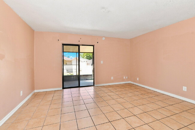 Photo - "Charming Kissimmee Retreat: Spacious 2-Bed Oasis with Modern Comforts!" Unit D