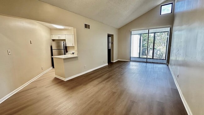 Photo - 215 Lake Pointe Dr Unit 208