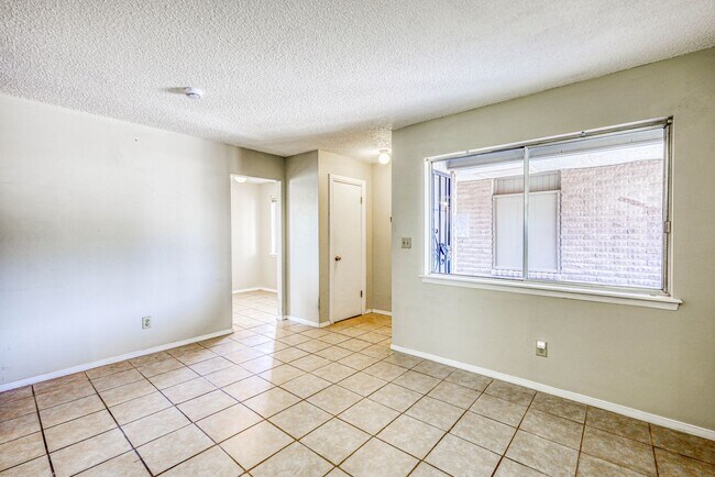 4555 Sun Valley Dr Unit B